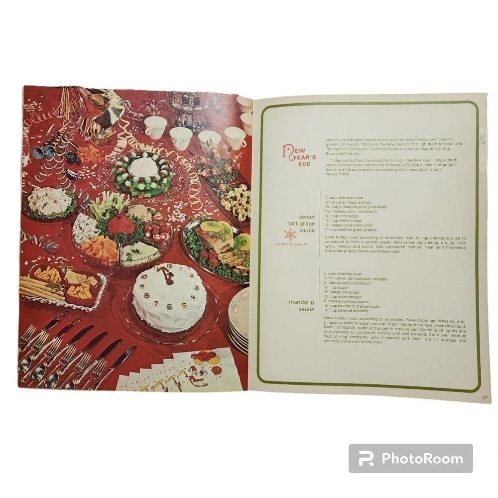 Festive Traditions 1969 Wisconsin Light & Power Company Cookbook Christmas